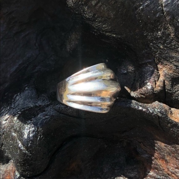 Abstract Shell Ring - Picture 2 of 2